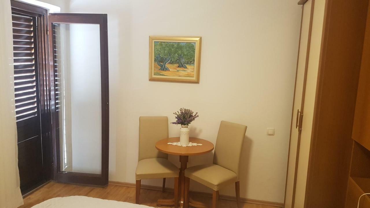 Apartment Lavanda Garden راب المظهر الخارجي الصورة