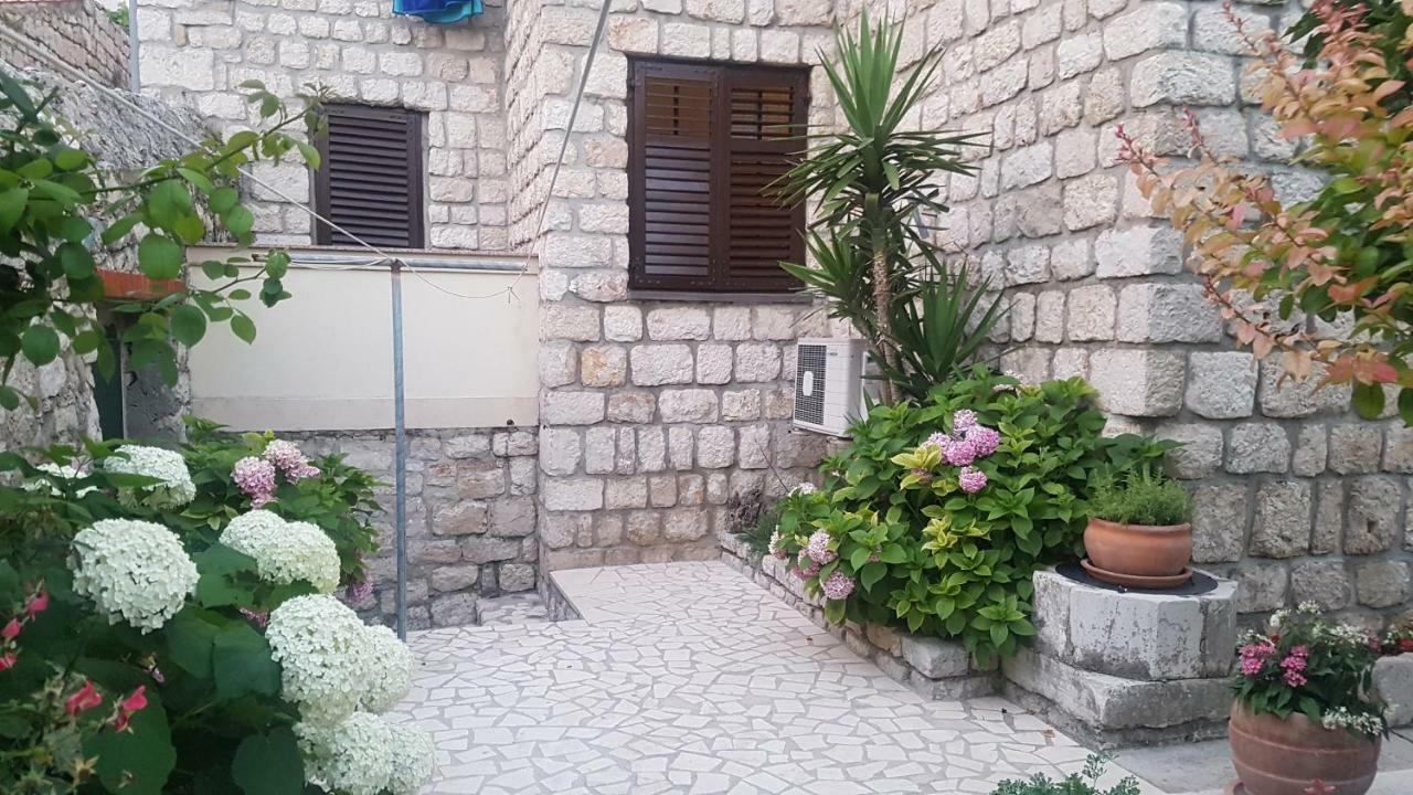 Apartment Lavanda Garden راب المظهر الخارجي الصورة